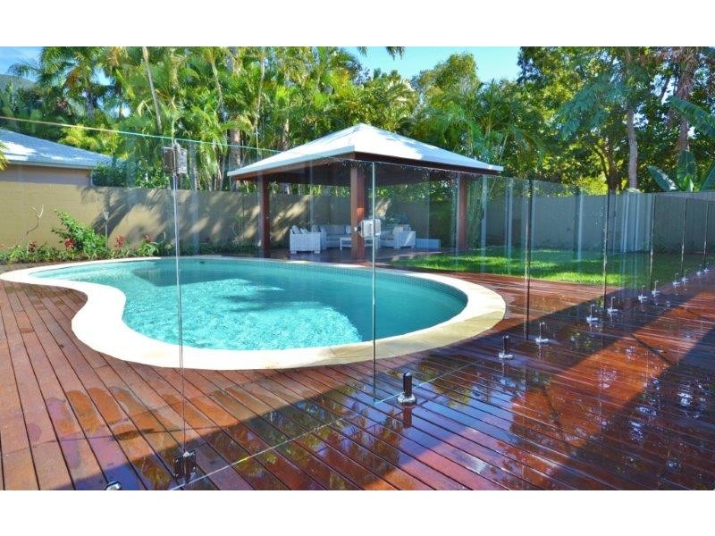 6 LAMBUS STREET, Palm Cove QLD 4879