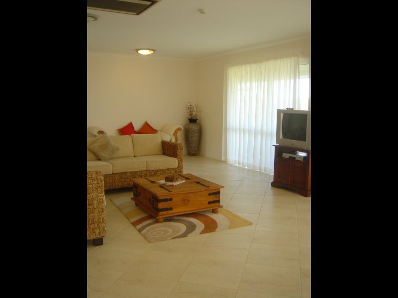 Palm Cove QLD 4879