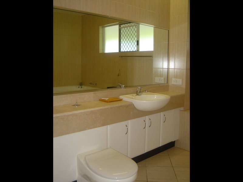 Palm Cove QLD 4879