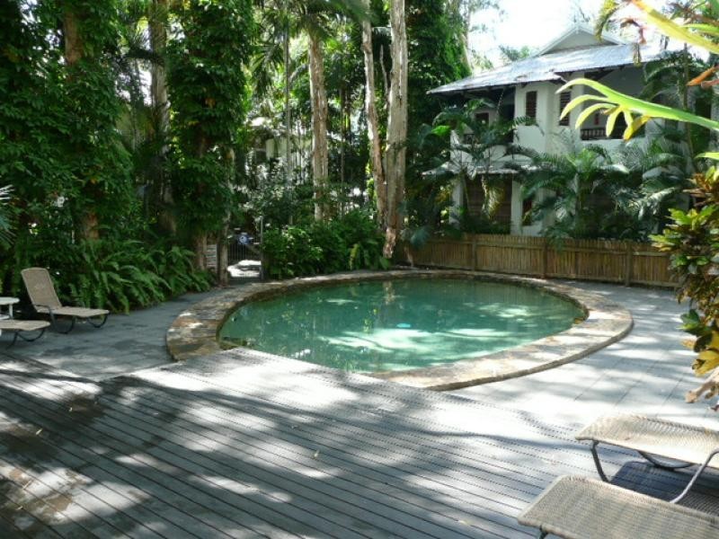 20/10 Harpa Street, Palm Cove QLD 4879