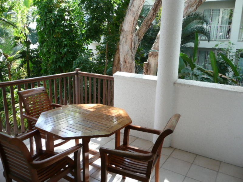 20/10 Harpa Street, Palm Cove QLD 4879