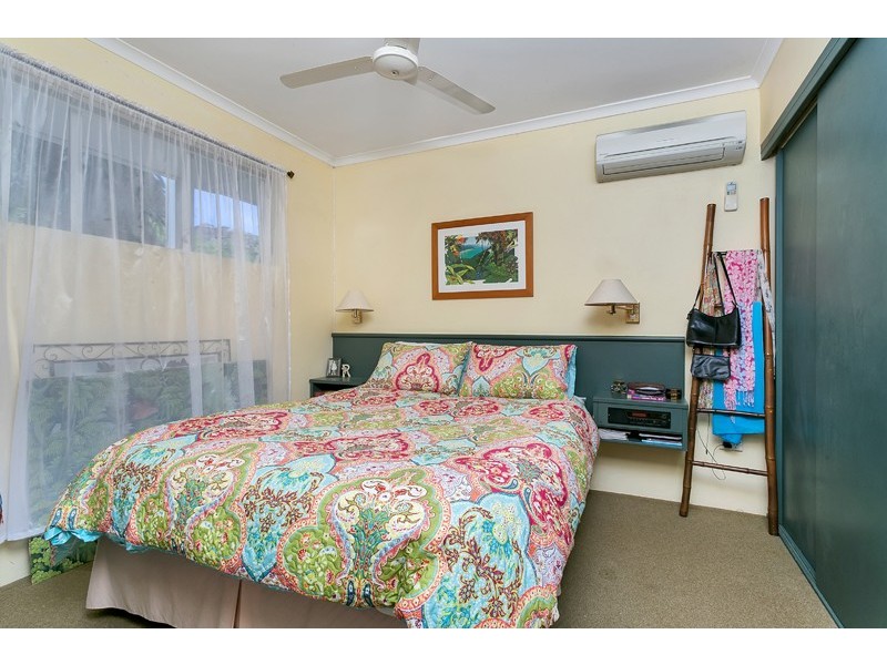 204 Coral Coast Drive, Palm Cove QLD 4879