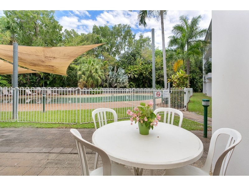 204 Coral Coast Drive, Palm Cove QLD 4879