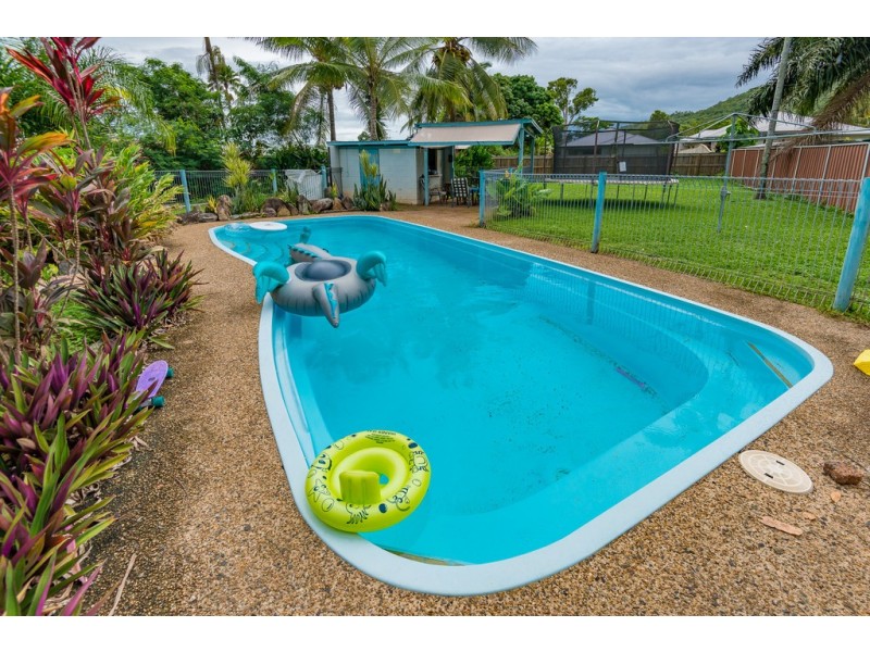 5 MOROBE CLOSE, Trinity Beach QLD 4879