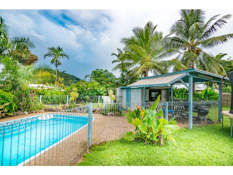 5 MOROBE CLOSE, Trinity Beach QLD 4879