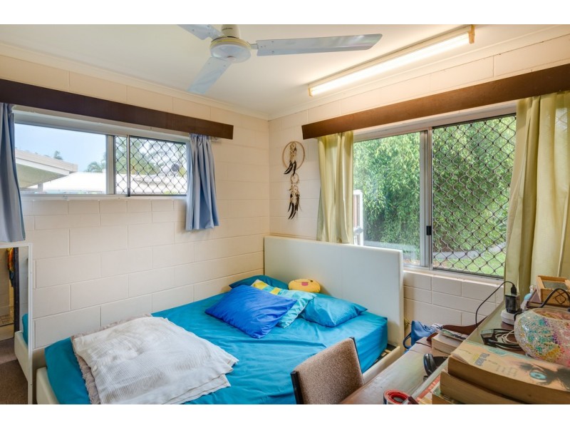 5 MOROBE CLOSE, Trinity Beach QLD 4879