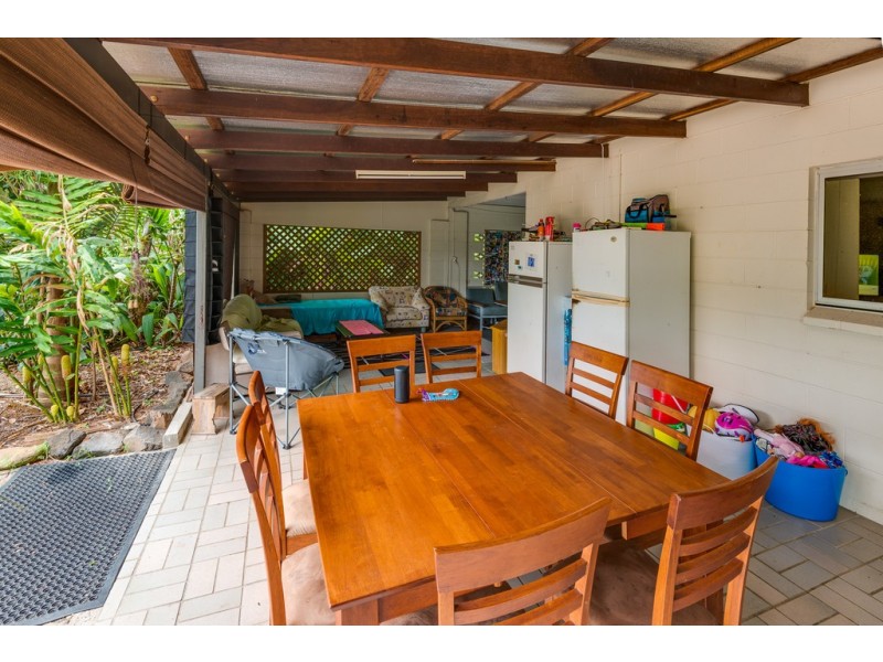 5 MOROBE CLOSE, Trinity Beach QLD 4879