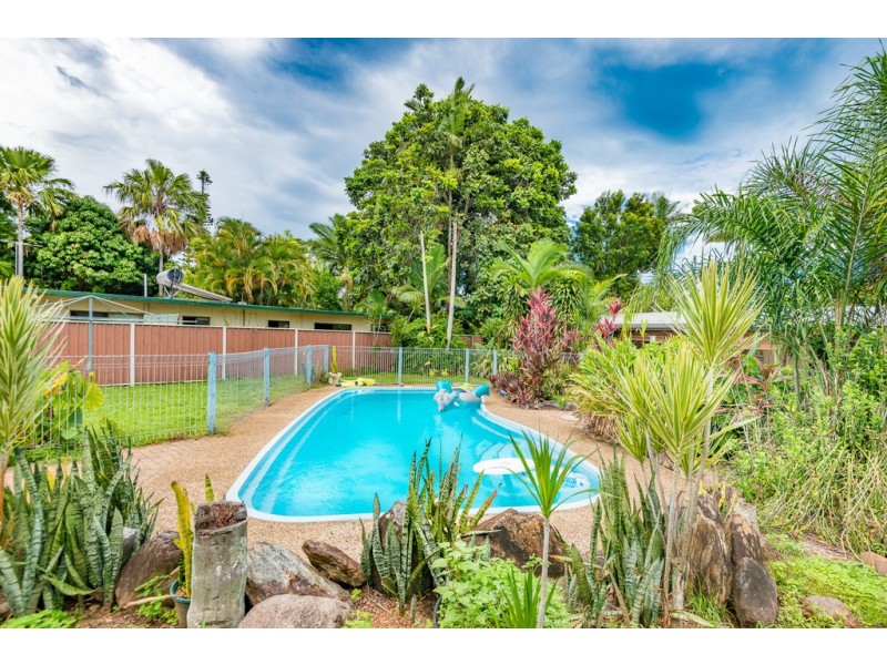 5 MOROBE CLOSE, Trinity Beach QLD 4879