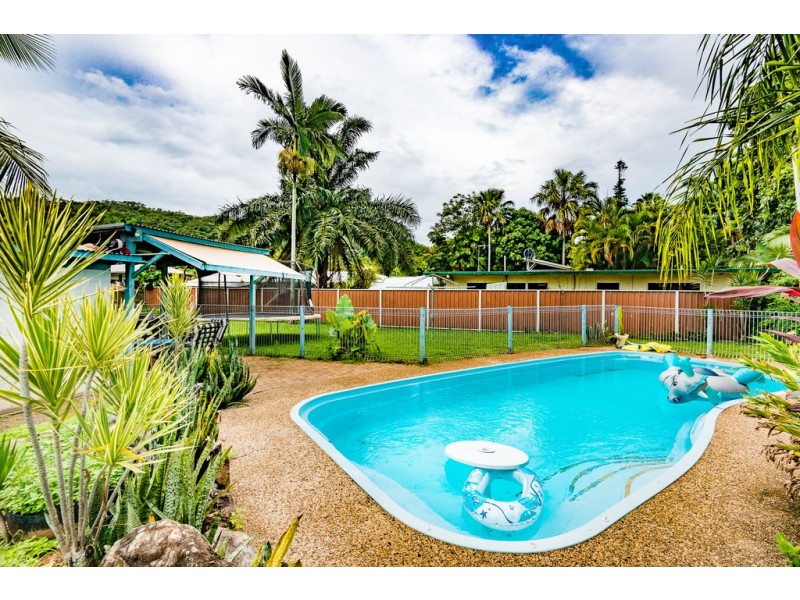 5 MOROBE CLOSE, Trinity Beach QLD 4879