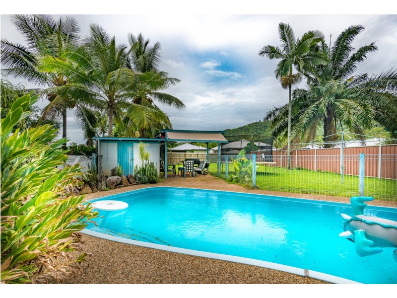 5 MOROBE CLOSE, Trinity Beach QLD 4879