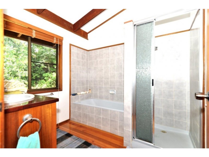 135 STONEY CREEK ROAD, Speewah QLD 4881