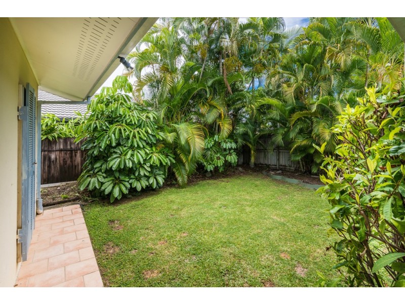 15 THAIS STREET, Palm Cove QLD 4879