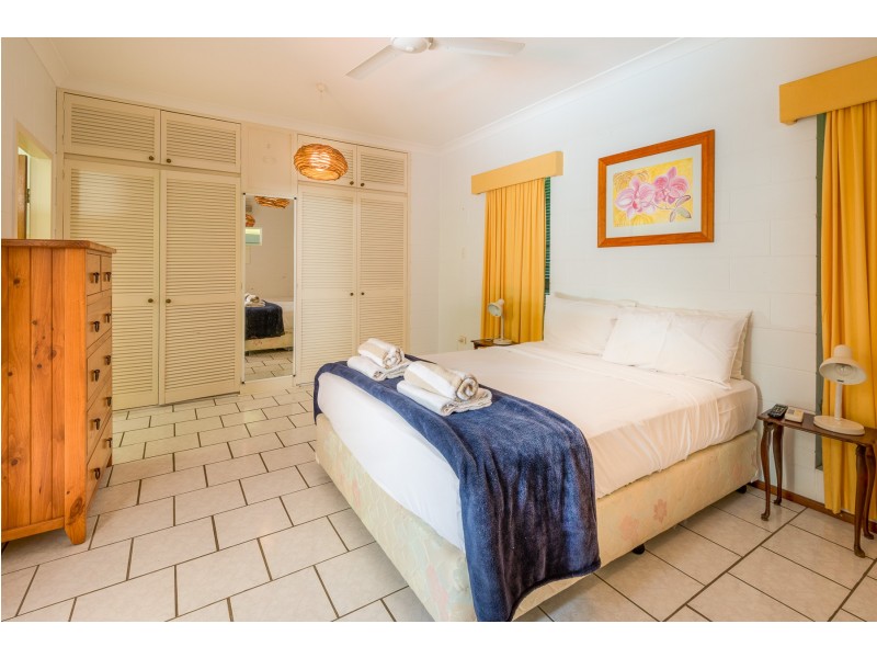 15 THAIS STREET, Palm Cove QLD 4879