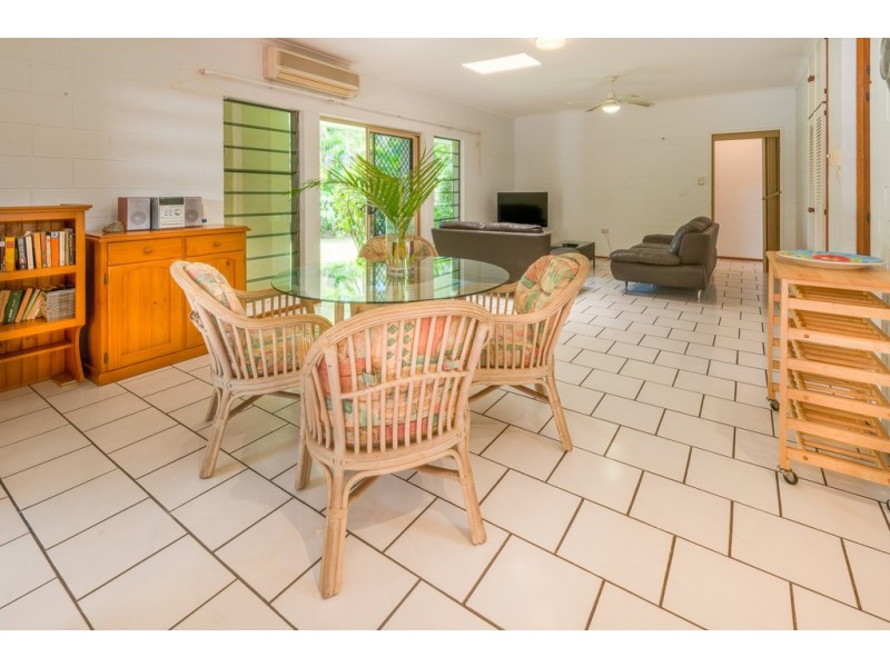 15 THAIS STREET, Palm Cove QLD 4879