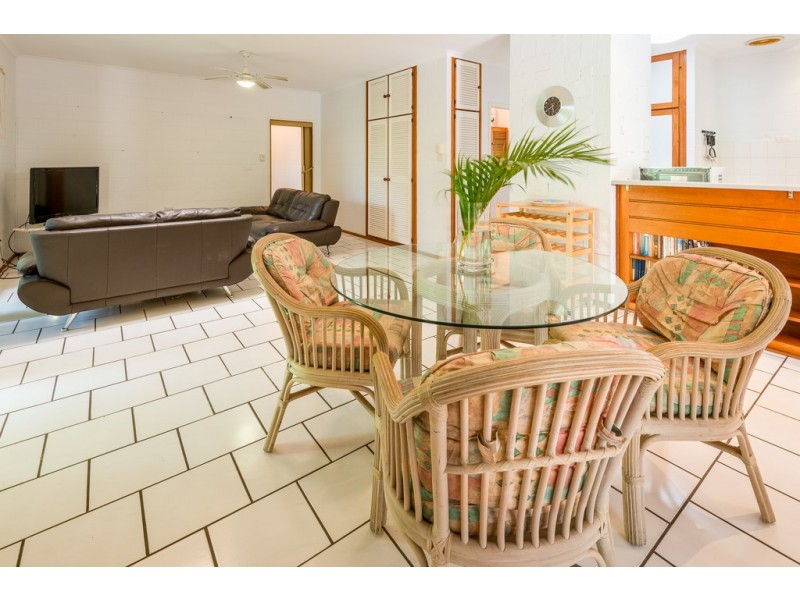 15 THAIS STREET, Palm Cove QLD 4879