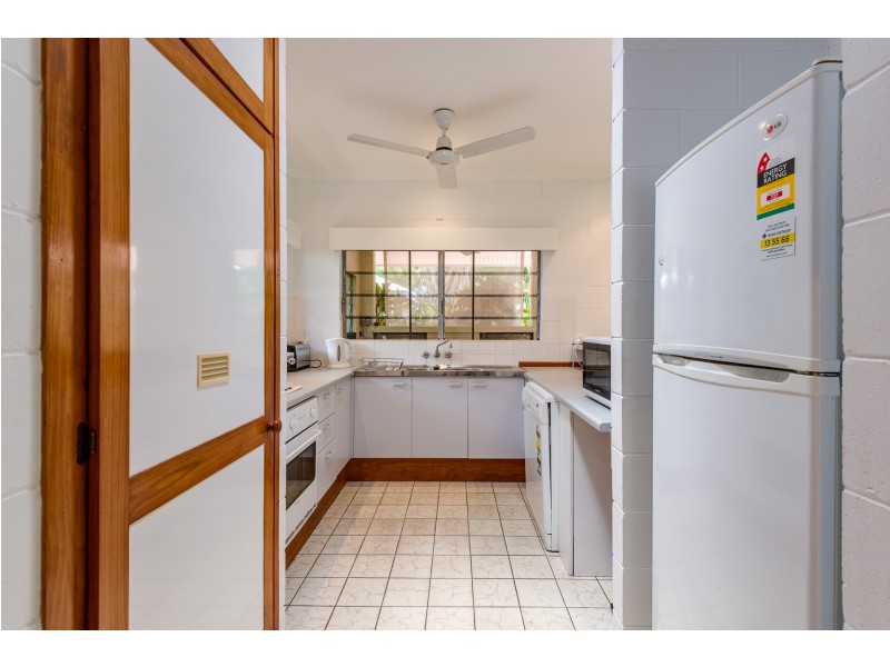 15 THAIS STREET, Palm Cove QLD 4879