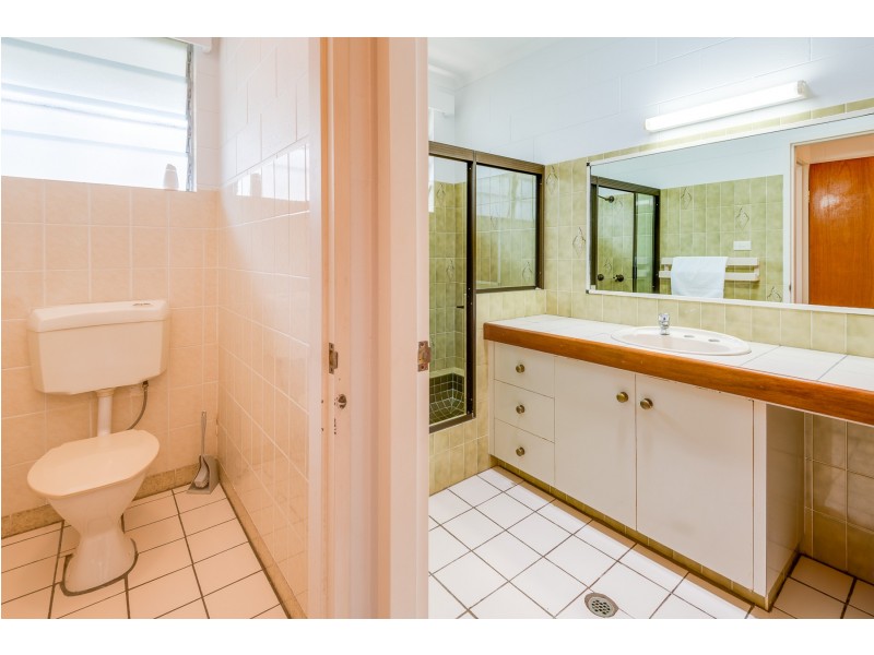 15 THAIS STREET, Palm Cove QLD 4879