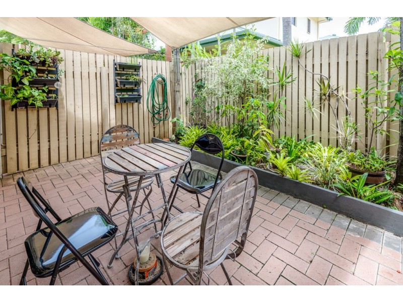 3/65 CEDAR ROAD, Palm Cove QLD 4879