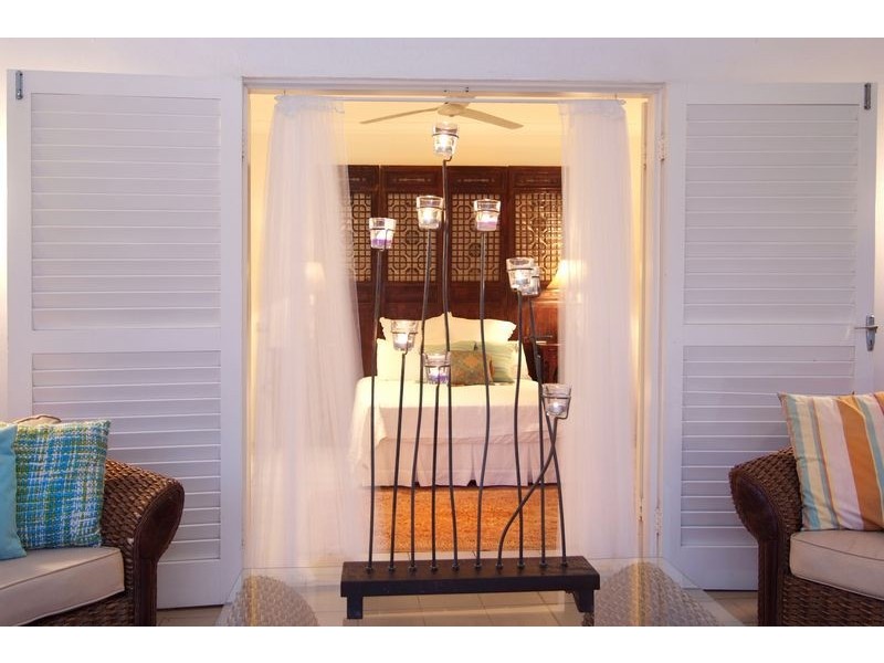 18 OLIVA STREET, Palm Cove QLD 4879