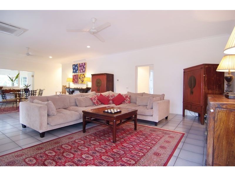 18 OLIVA STREET, Palm Cove QLD 4879