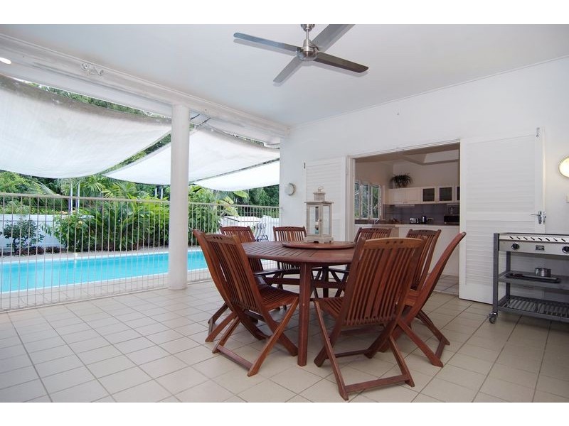 18 OLIVA STREET, Palm Cove QLD 4879