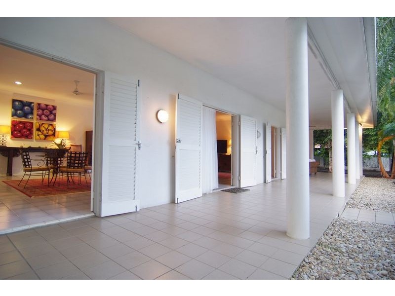 18 OLIVA STREET, Palm Cove QLD 4879