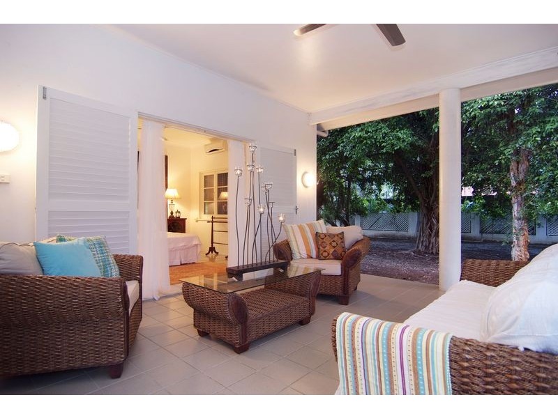 18 OLIVA STREET, Palm Cove QLD 4879