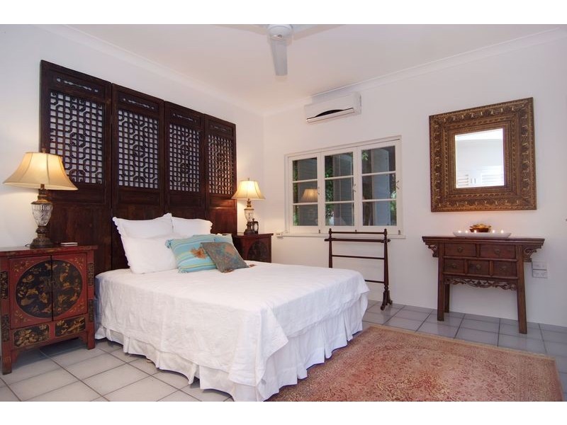 18 OLIVA STREET, Palm Cove QLD 4879