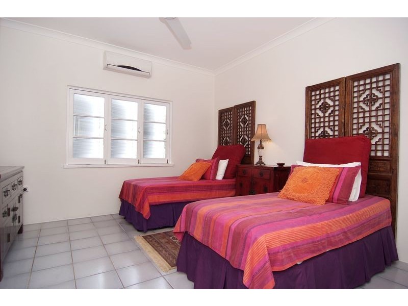 18 OLIVA STREET, Palm Cove QLD 4879