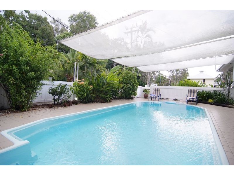 18 OLIVA STREET, Palm Cove QLD 4879