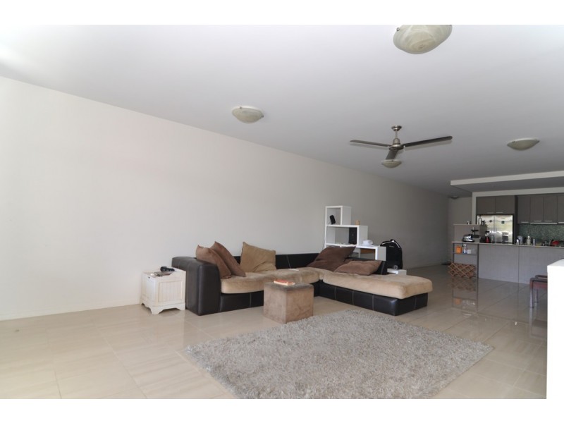 207 @ 174 Grafton Street, Cairns QLD 4870