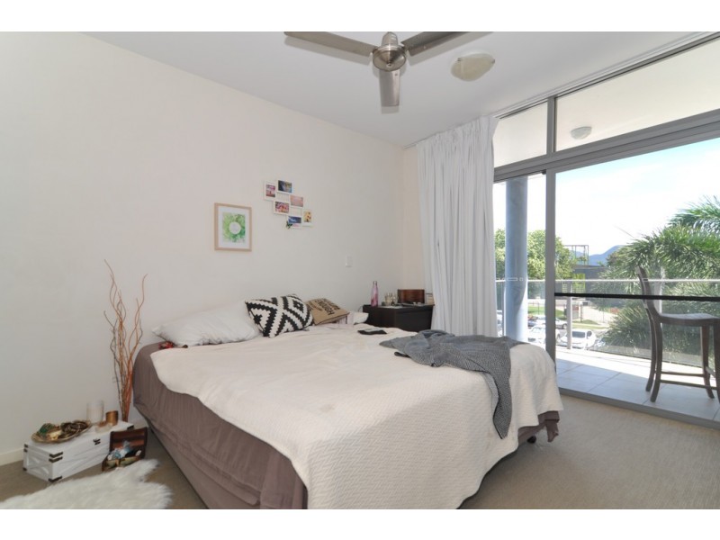 207 @ 174 Grafton Street, Cairns QLD 4870