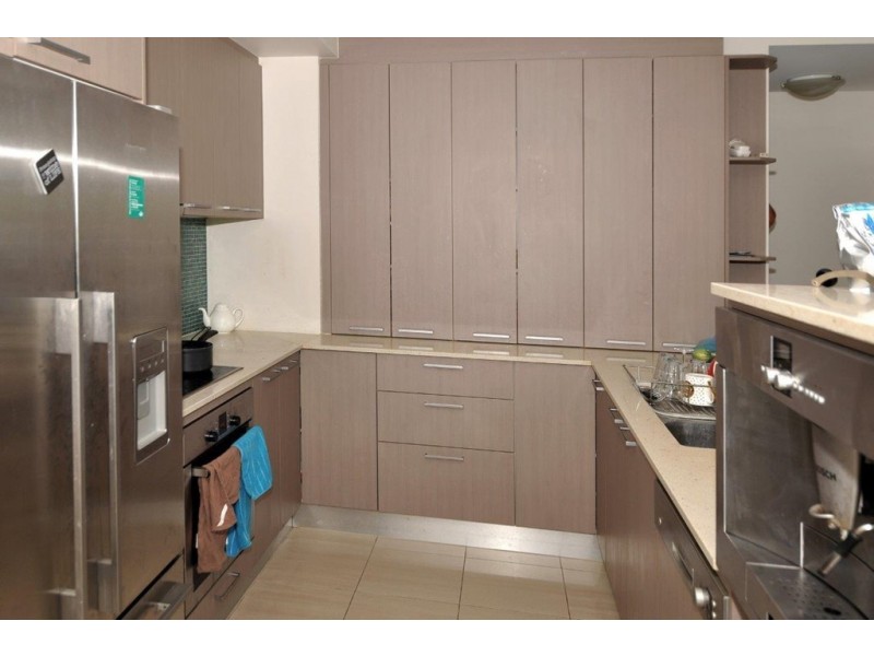 207 @ 174 Grafton Street, Cairns QLD 4870