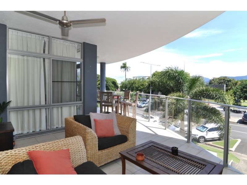 207 @ 174 Grafton Street, Cairns QLD 4870