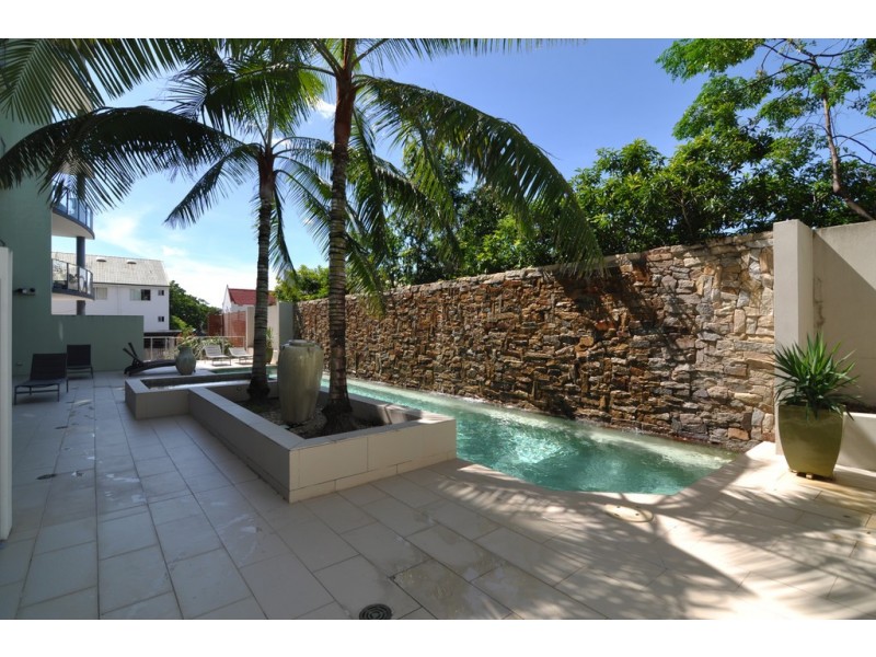 207 @ 174 Grafton Street, Cairns QLD 4870