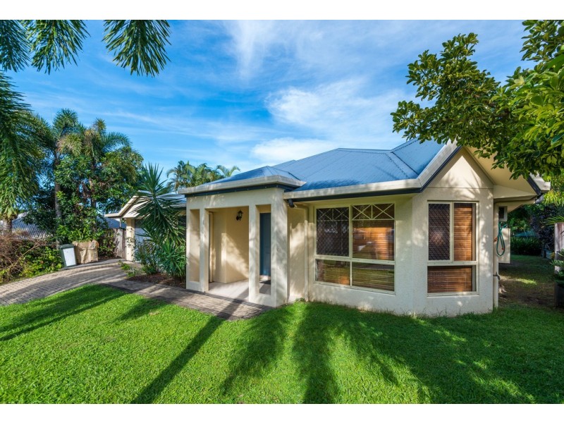 9 EVERGLADES STREET, Palm Cove QLD 4879