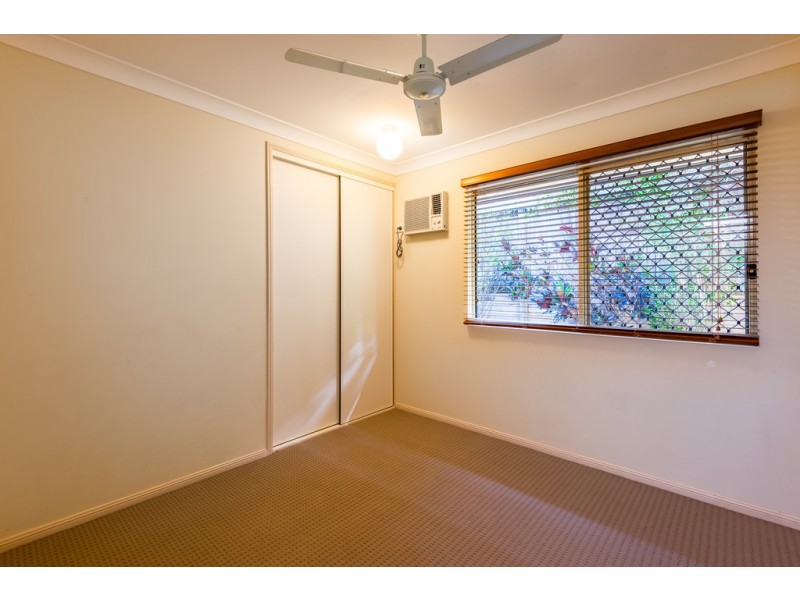9 EVERGLADES STREET, Palm Cove QLD 4879