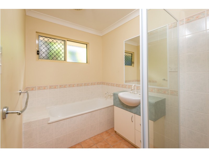 9 EVERGLADES STREET, Palm Cove QLD 4879