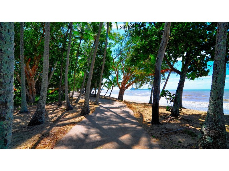 Clifton Beach QLD 4879