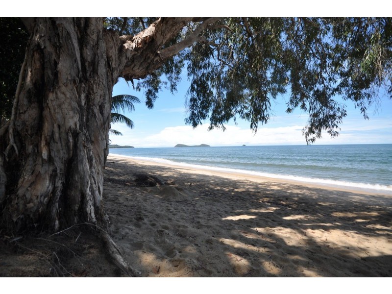 Clifton Beach QLD 4879