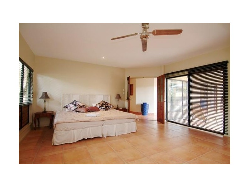 52 Veivers Road, Palm Cove QLD 4879