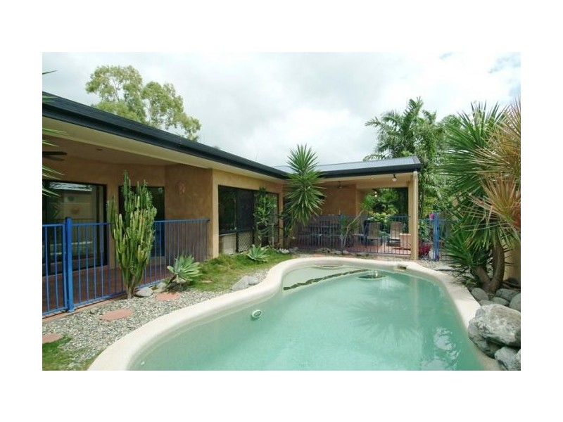 52 Veivers Road, Palm Cove QLD 4879