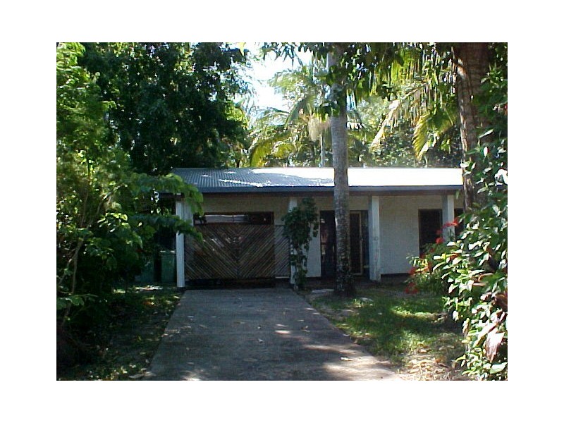 16 Connemara Close, Trinity Beach QLD 4879