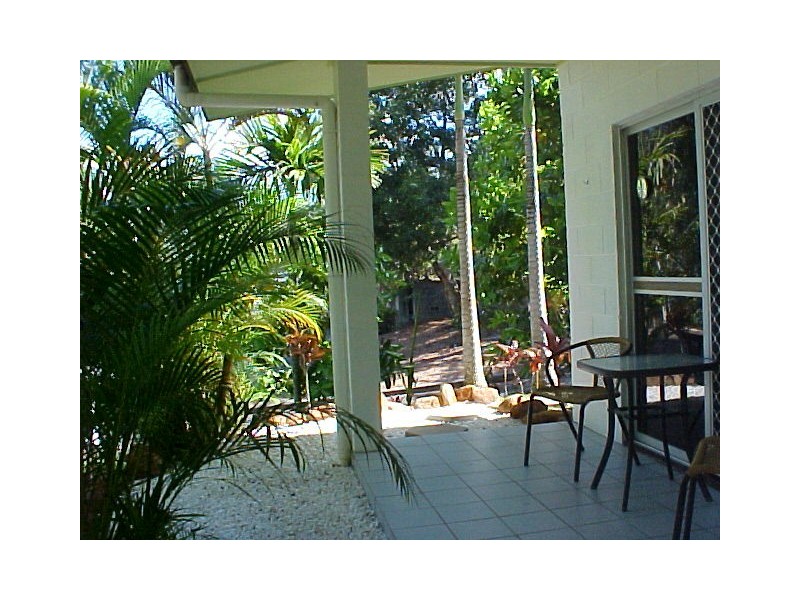 2/20 Terebra St, Palm Cove QLD 4879