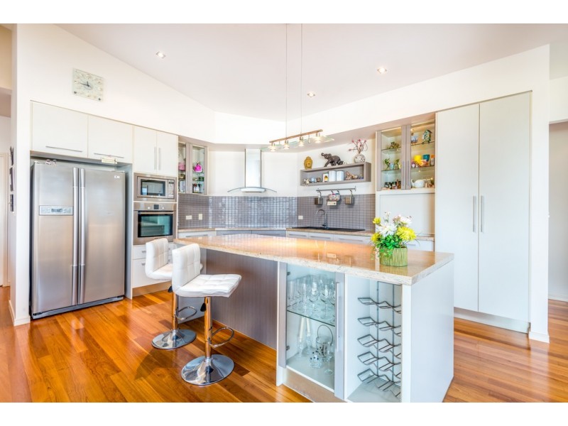 27 Savannah Street, Palm Cove QLD 4879