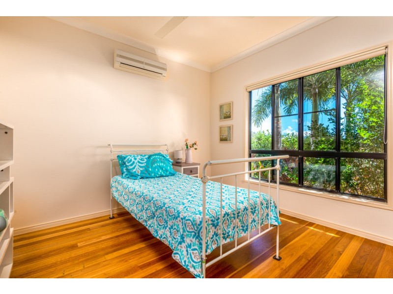 27 Savannah Street, Palm Cove QLD 4879