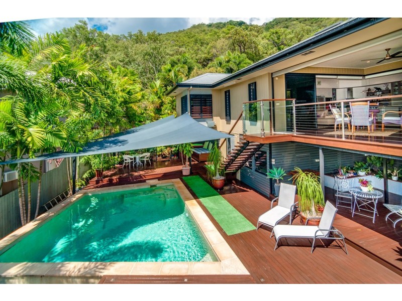 27 Savannah Street, Palm Cove QLD 4879