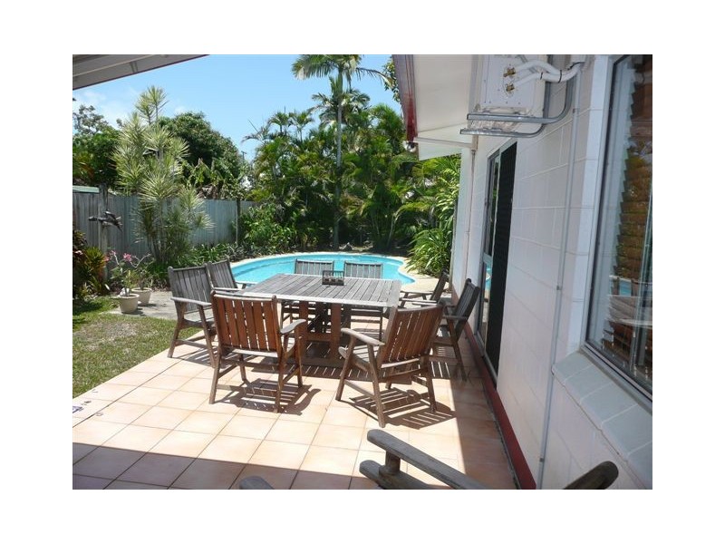 17 Connemara Close, Trinity Beach QLD 4879