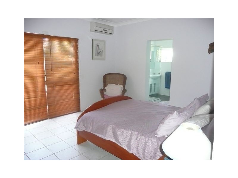 17 Connemara Close, Trinity Beach QLD 4879