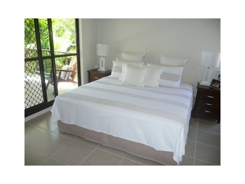 4/5-7 Amphora St, Palm Cove QLD 4879